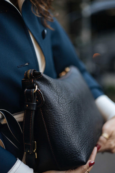 Handmade Full Grain Leather Crossbody Bag: Elegant Italian Handbag