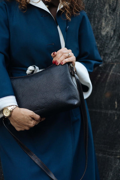 Handmade Full Grain Leather Crossbody Bag: Elegant Italian Handbag