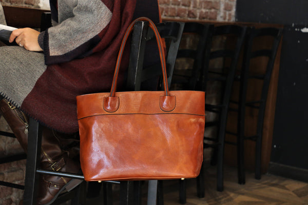 LEATHER HANDBAG