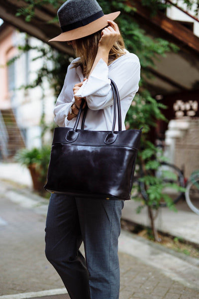 LEATHER HANDBAG