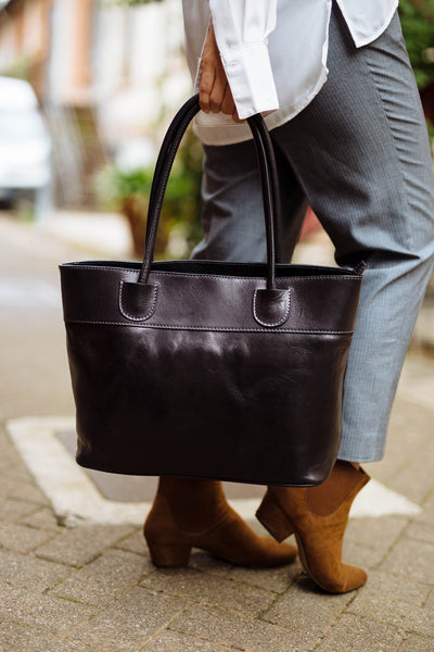 LEATHER HANDBAG