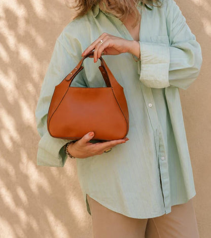Leather in Motion – Small Bag