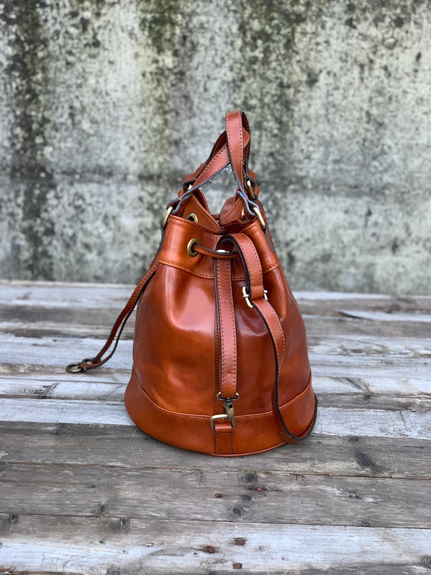 Handmade Italian Leather Bucket Bag: Tuscany Handbag