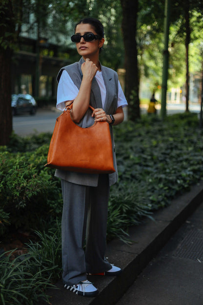 Handmade Leather Crossbody Bag: Elegant Italian Leather Handbag