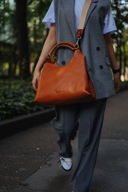 Handmade Leather Crossbody Bag: Elegant Italian Leather Handbag