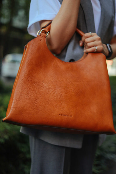 Handmade Leather Crossbody Bag: Elegant Italian Leather Handbag