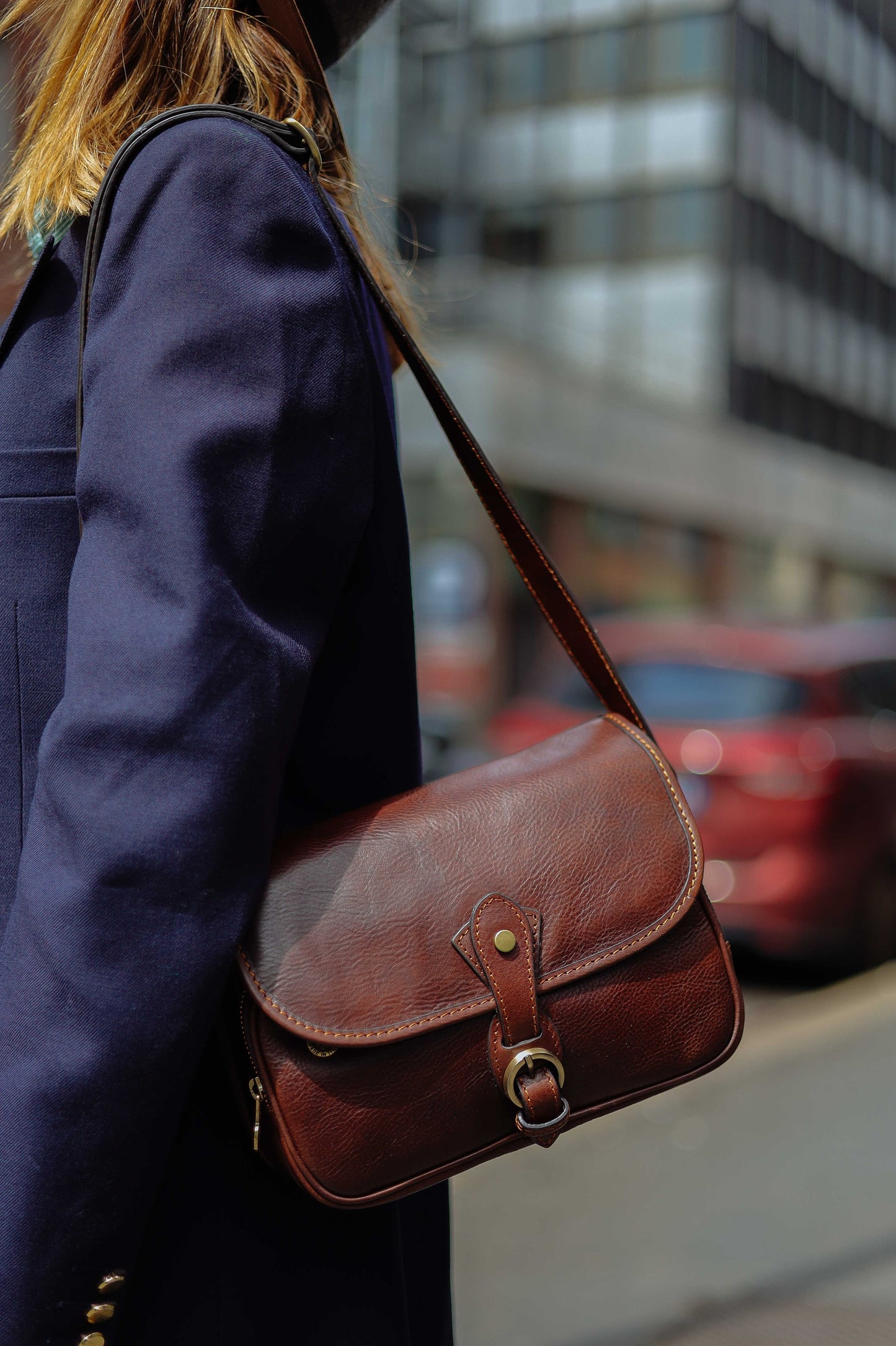 Handmade Full Grain Leather Crossbody Bag - Elegant Italian Handbag