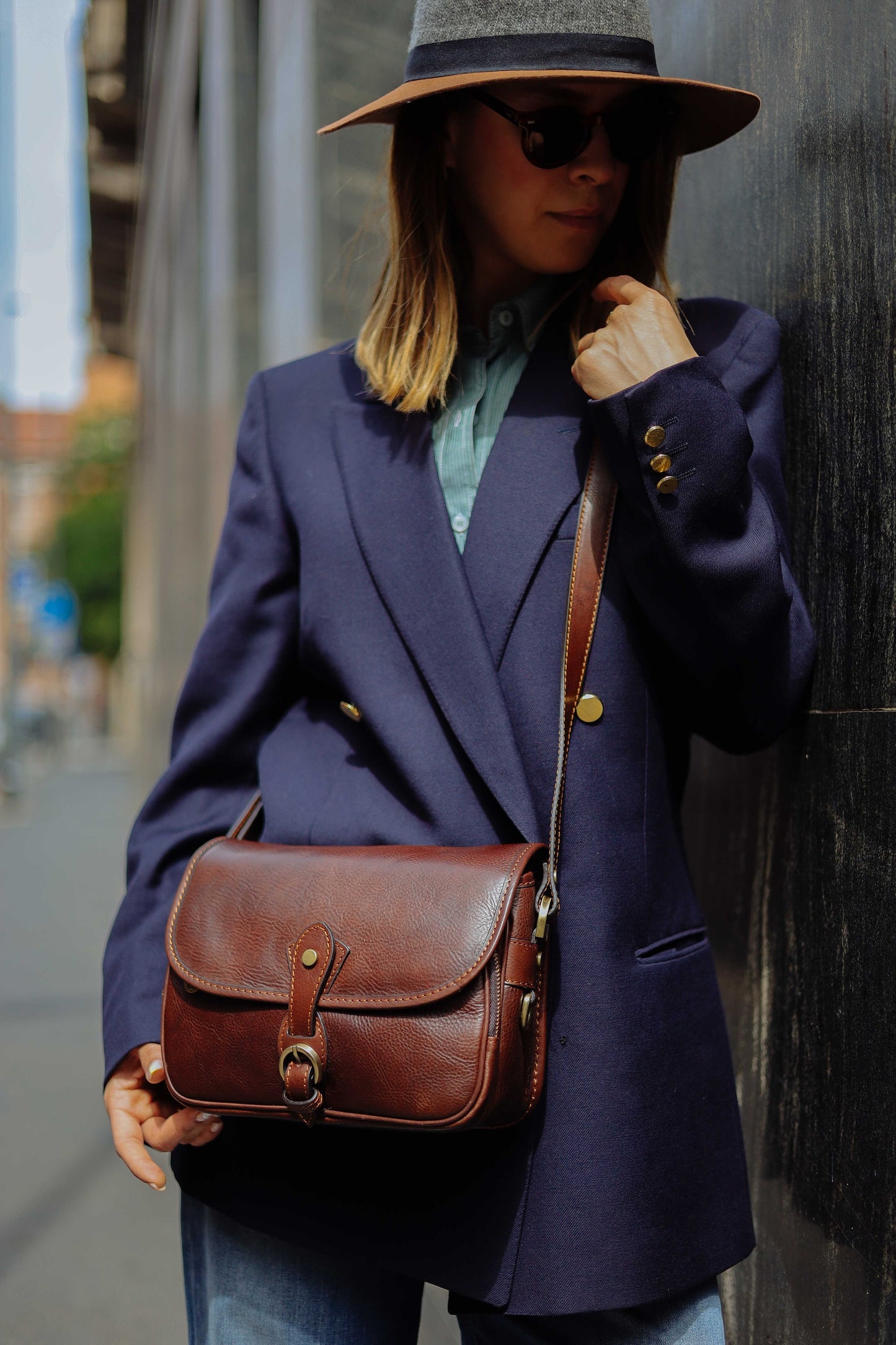 Handmade Full Grain Leather Crossbody Bag - Elegant Italian Handbag