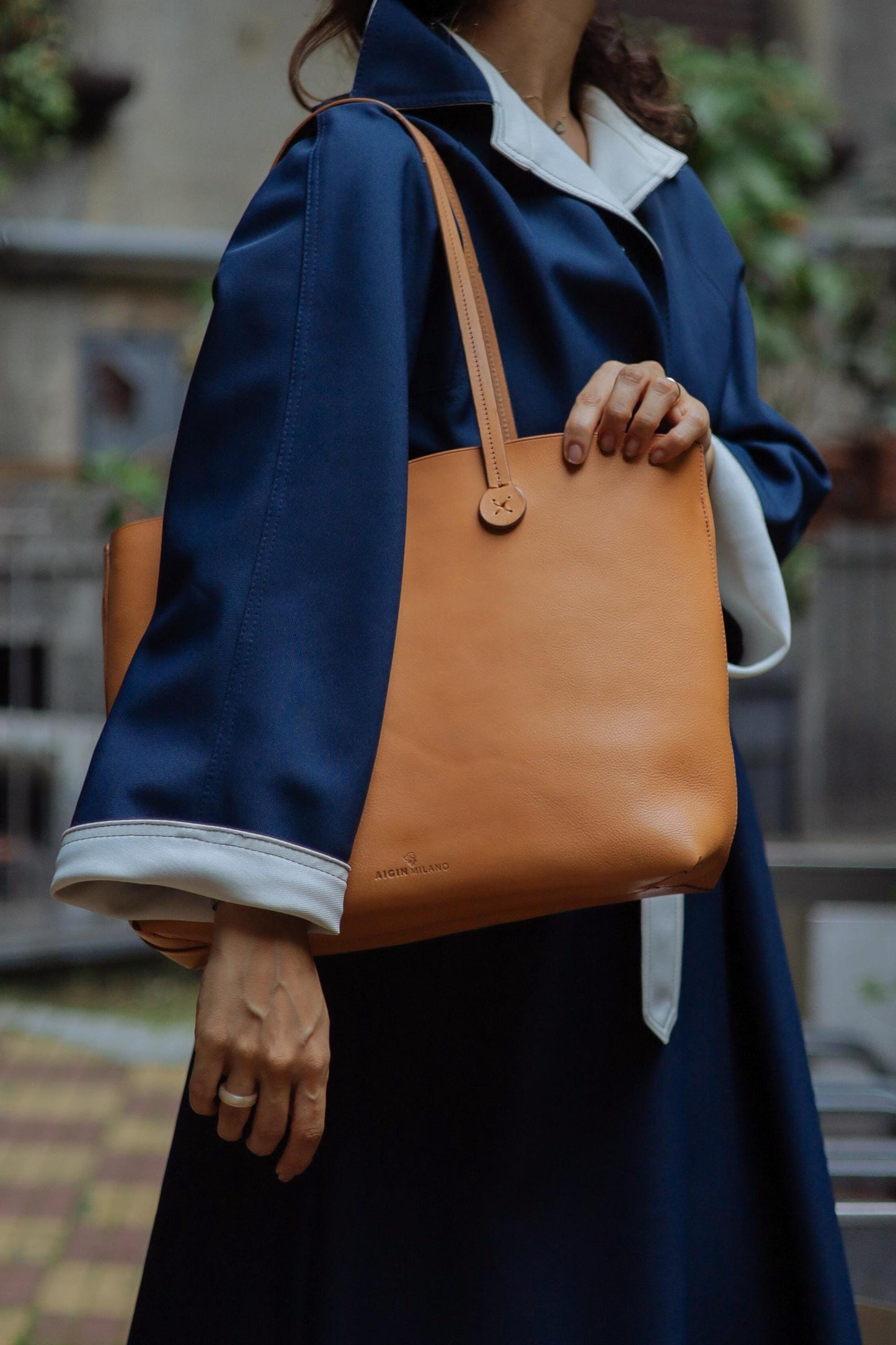 The Shoulder Bag