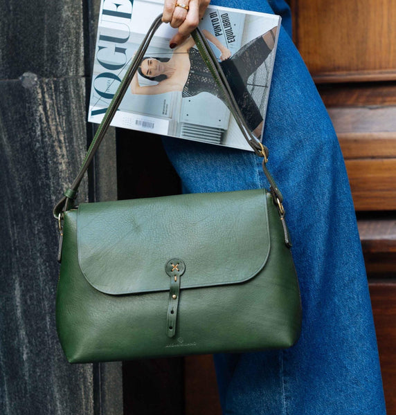 Handmade Leather Crossbody Bag: Elegant Full Grain Leather Handbag, Made in Italy